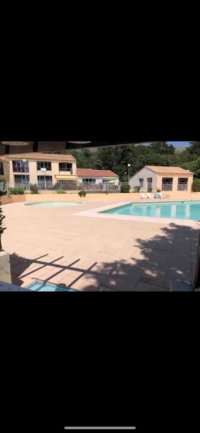 Maisonnette Dans Belle Residence Saint-Vallier-de-Thiey Екстер'єр фото